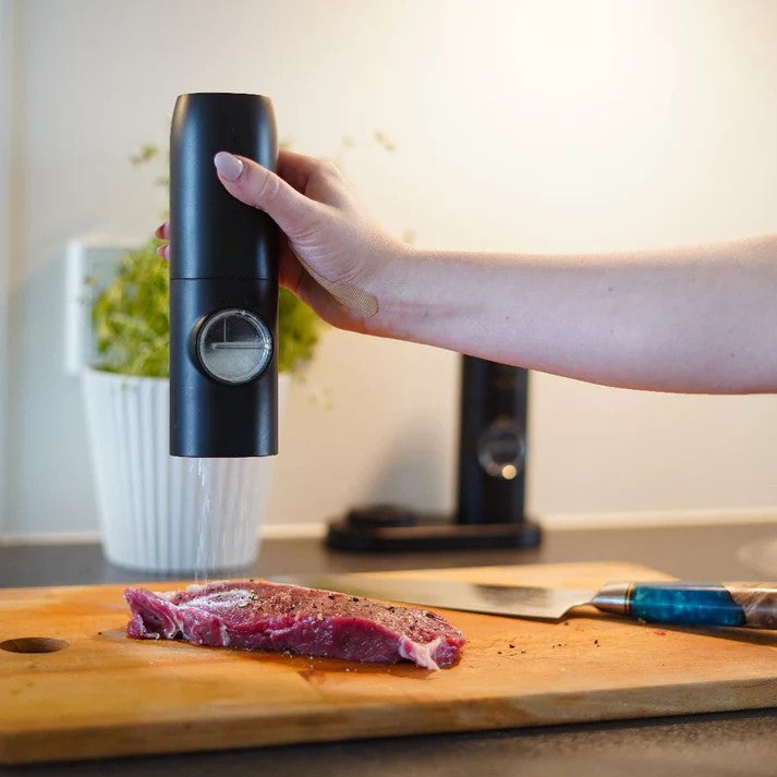 NordicGrind™ | Lyft din matlagning med detta elektriska salt- och pepparkvarnset—enkel smak inom räckhåll!