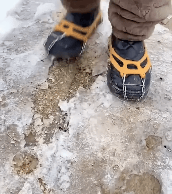 FrostGrip: Pull-On Snökedjor för Skor (1 Par: 2-Pack)